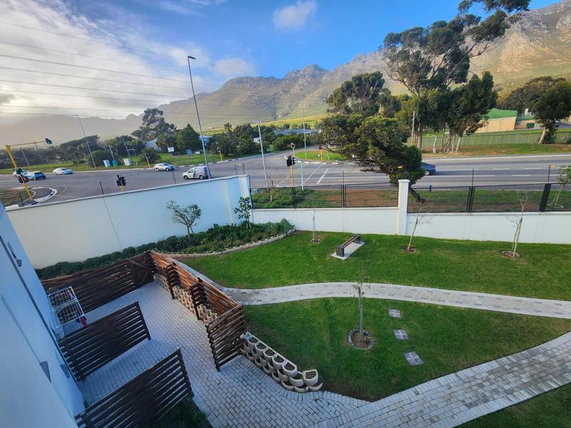 To Let 2 Bedroom Property for Rent in Gordons Bay Western Cape